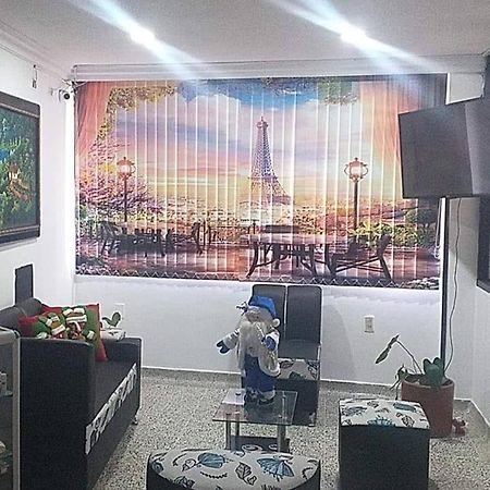 בוקארמנגה Hotel Embajador מראה חיצוני תמונה