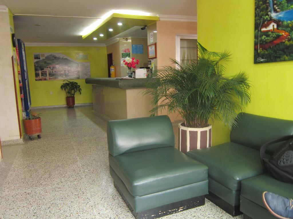 בוקארמנגה Hotel Embajador מראה חיצוני תמונה